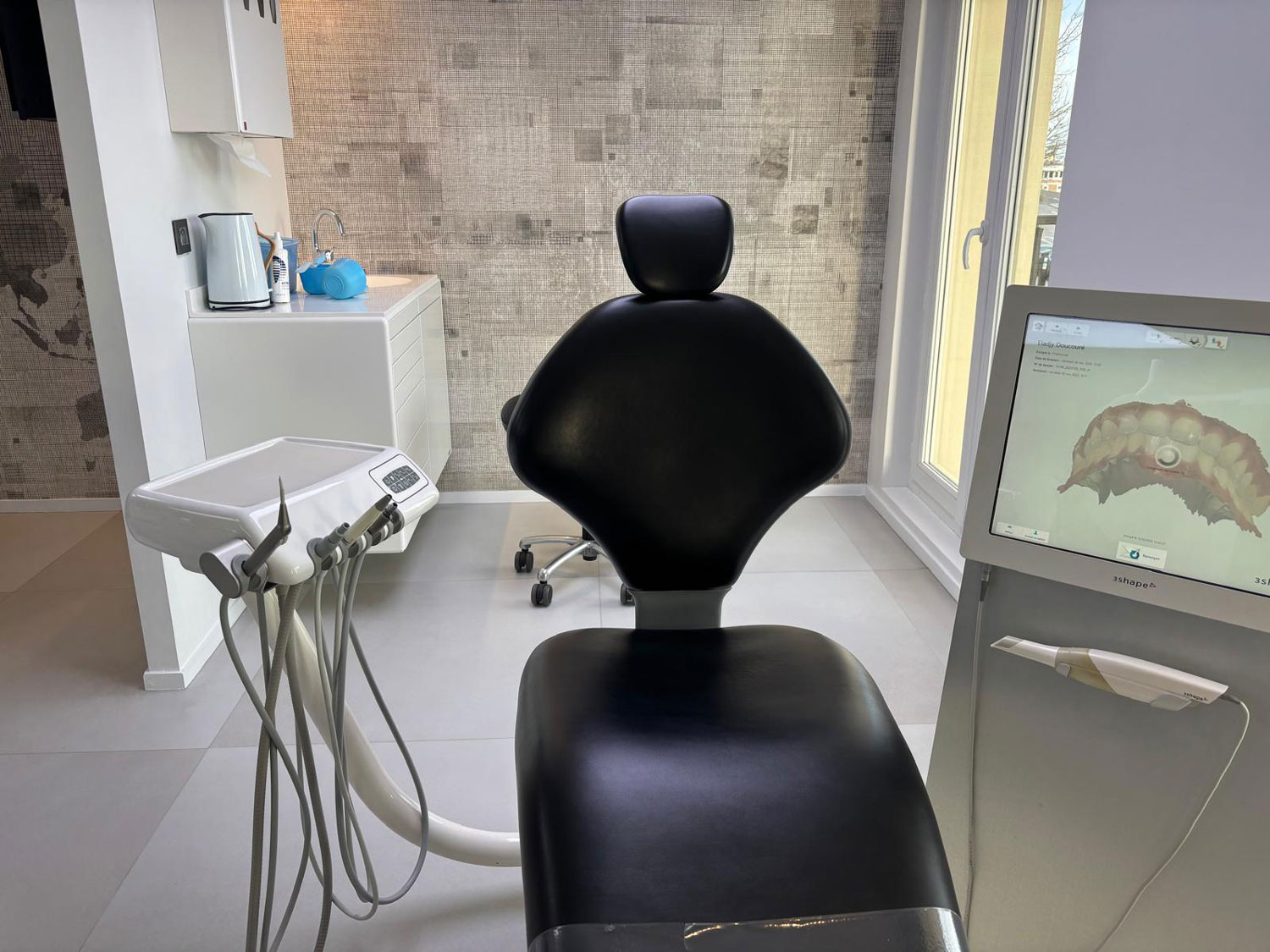 Salle de soins équipée pour solutions thérapeutiques orthodontiques au Havre